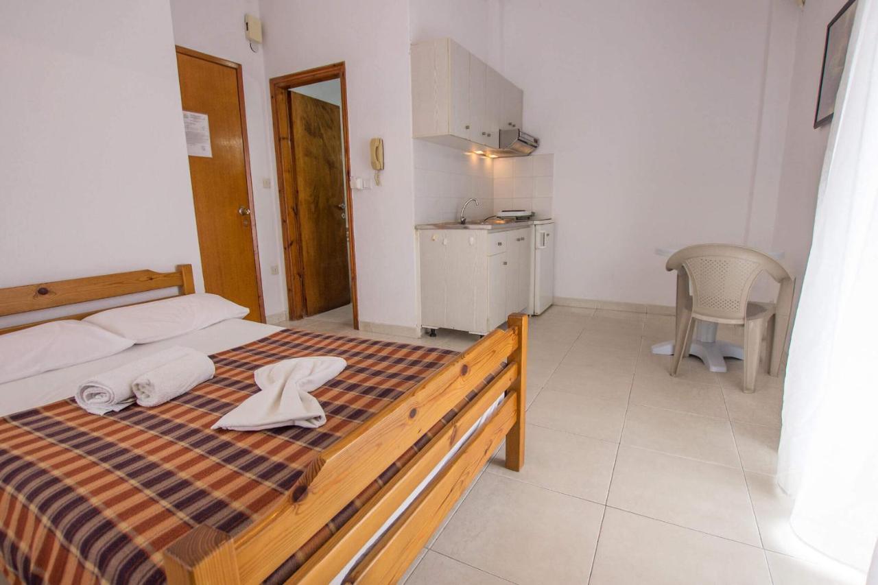 George Laz Rooms Vrasná 外观 照片